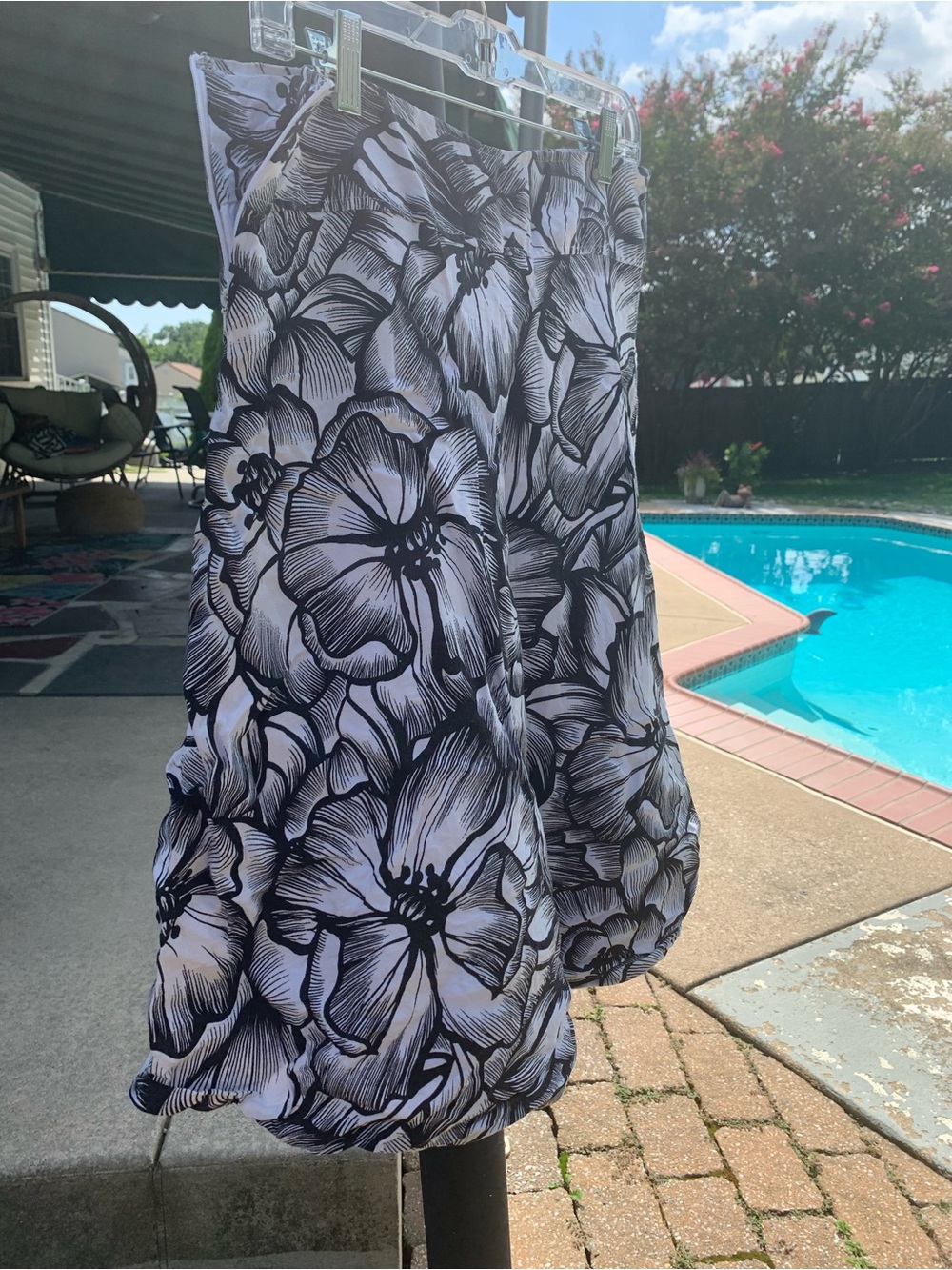 Metro Wear Black and White Patterned Skirt
